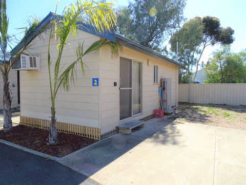 Moonta Bay Cabins - Cabin 2 - Accommodation Kalgoorlie 0