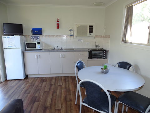 Moonta Bay Cabins - Cabin 2 - Accommodation Kalgoorlie 1