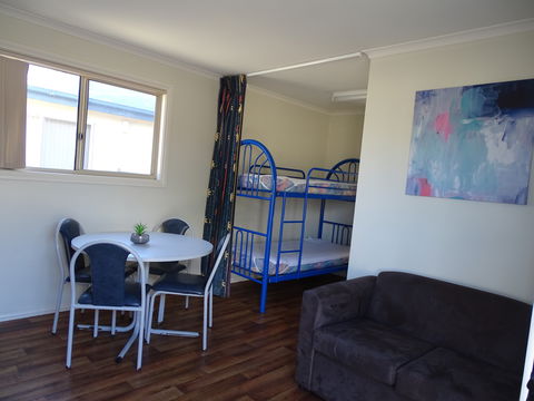 Moonta Bay Cabins - Cabin 2 - Accommodation Kalgoorlie 2