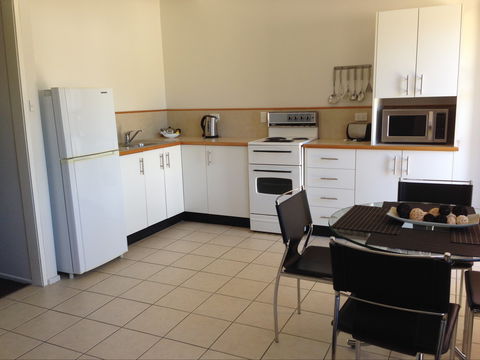 Palm View Holiday Apartments - Accommodation Kalgoorlie 2