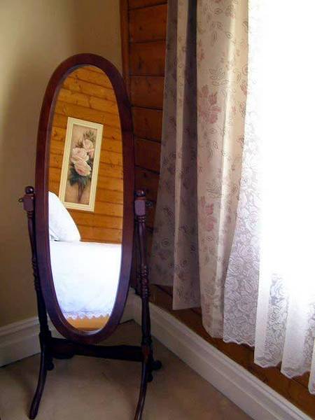 Airleigh - Rose Cottage - Accommodation Kalgoorlie 3