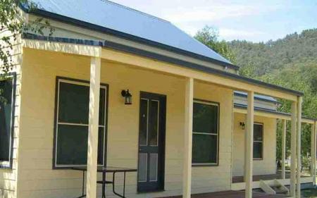 Alpine Valley Cottages - Accommodation Kalgoorlie 1