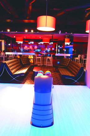 Strike Bowling Bar - EQ - Accommodation Kalgoorlie 3