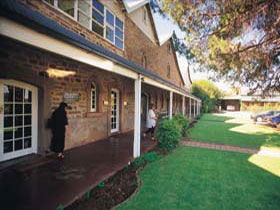 Annies Lane - Accommodation Kalgoorlie 0
