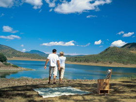 Lake Maroon - Accommodation Kalgoorlie 0