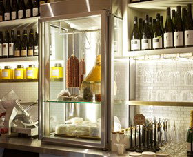 East Coast Lounge - Accommodation Kalgoorlie 0