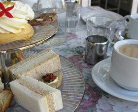 Afternoon Tea At Burnett House - Accommodation Kalgoorlie 2