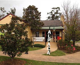 Australian Alpaca Barn - Hunter Valley Gardens - Accommodation Kalgoorlie 0