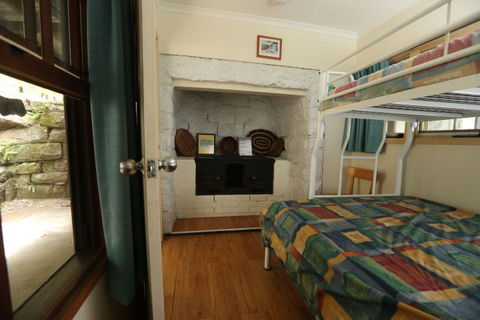 Sydney - Pittwater YHA - Accommodation Kalgoorlie 2
