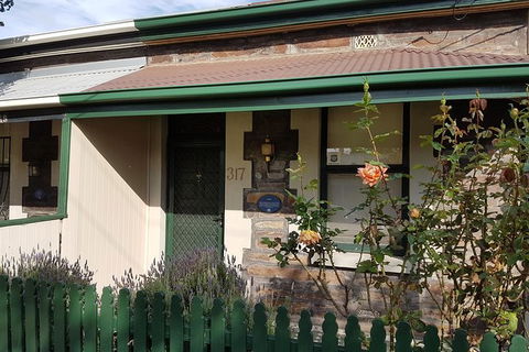 Adelaide Walking Tour: East End Escapade - Accommodation Kalgoorlie 4