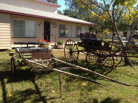 Mr And Mrs Behan Sulky Display - Accommodation Kalgoorlie 0