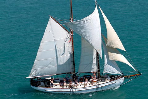 Whitehaven Beach Sailing And Snorkeling Cruise - Accommodation Kalgoorlie 1