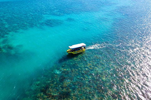Airlie Beach Glass Bottom Boat Tour - Accommodation Kalgoorlie 3