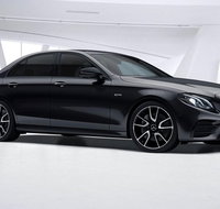 Gold Coast Airport Transfers  Gold Coast City to Airport OOL in Business Car