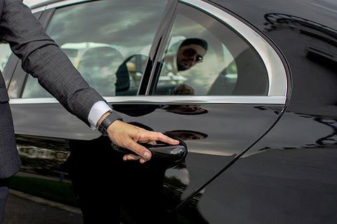 Adelaide Airport (ADL) To City Center To Airport - Private Transfer - Accommodation Kalgoorlie 2