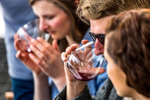 Tasmanian Wine Tour - Accommodation Kalgoorlie 5