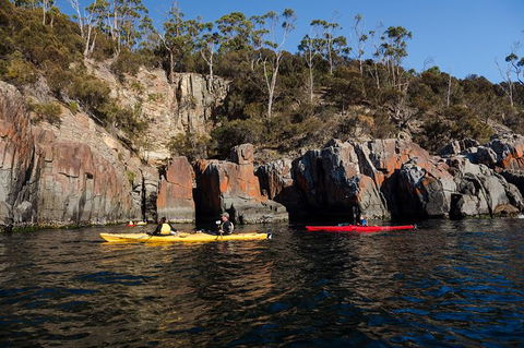 Hobart\'s Cliffs, Caves And Beaches Kayak Tour - Accommodation Kalgoorlie 7