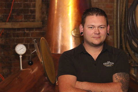 Distillery Tour And Guided Tasting - Accommodation Kalgoorlie 4