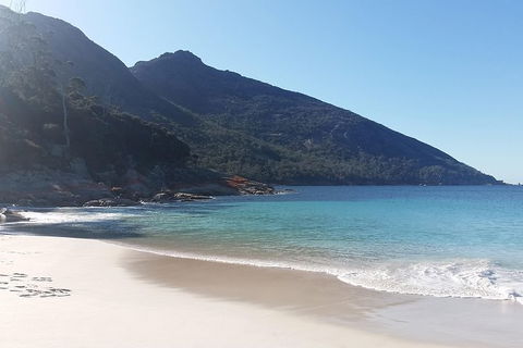 Wineglass Bay Beach Hike - Accommodation Kalgoorlie 4