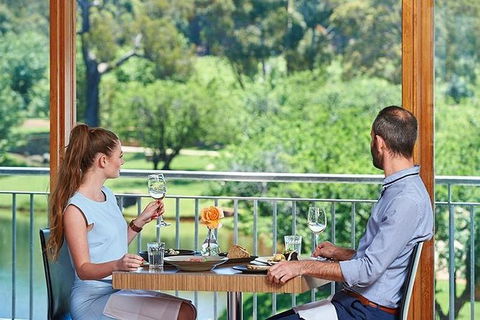 Romance Cruise + Scenic Tour + Beer Tasting + 3 Course Lunch + Hamper - Accommodation Kalgoorlie 3