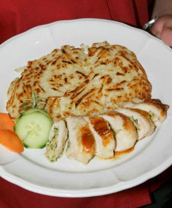 Des Alpes Swiss Restaurant - Accommodation Kalgoorlie 4