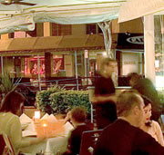 Domanis Cafe Restaurant Bar - Accommodation Kalgoorlie
