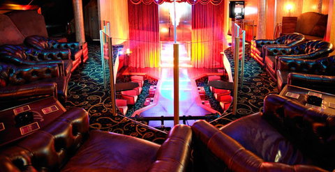 Hollywood Showgirls - Accommodation Kalgoorlie 4