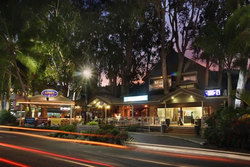 Apres Beach Bar & Grill - Palm Cove - Accommodation Kalgoorlie 3