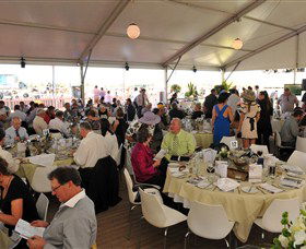 Alice Springs Turf Club - Accommodation Kalgoorlie 2