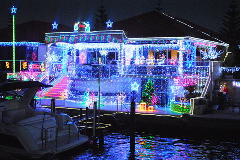 Christmas Lights Cruise - Accommodation Kalgoorlie 2