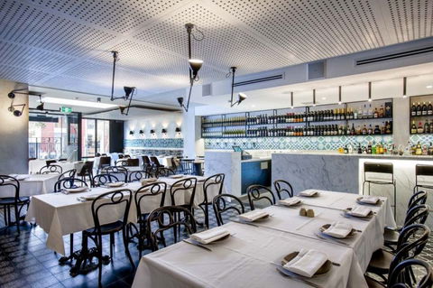 Zahli Modern Middle Eastern Restaurant - Accommodation Kalgoorlie 2
