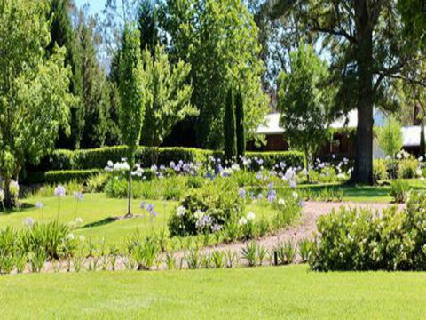 The Paterson Allyn Garden Ramble - Accommodation Kalgoorlie 1