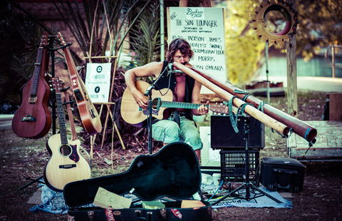Buskers By The Lake - Accommodation Kalgoorlie 0