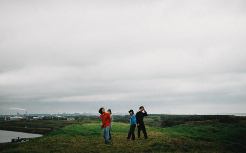 Deca Joins Australian Debut Tour - Accommodation Kalgoorlie 1