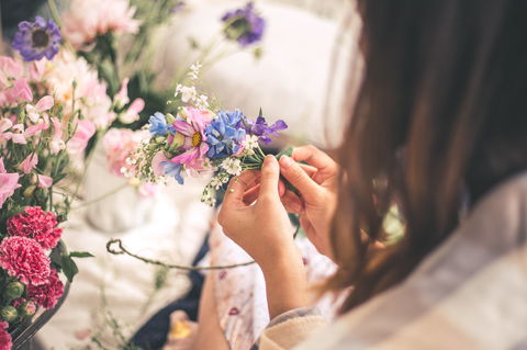 Summer Flower Crown Workshop - Accommodation Kalgoorlie 0