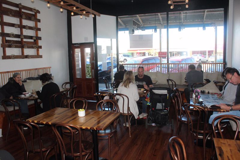 Cafes and Casual Dining