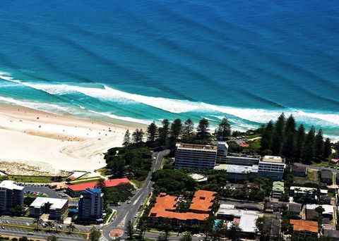 Komune - Gold Coast - Accommodation Kalgoorlie 0
