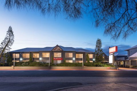 Bellevue On The Lakes - Accommodation Kalgoorlie 0