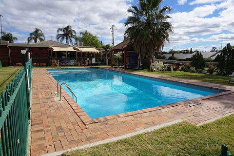 Redhill Tamworth Motor Inn & Conference Centre - Accommodation Kalgoorlie 2