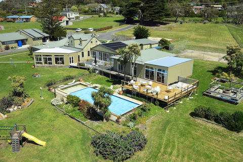 Diamond Island Resort & Bicheno Penguin Show - Accommodation Kalgoorlie 1