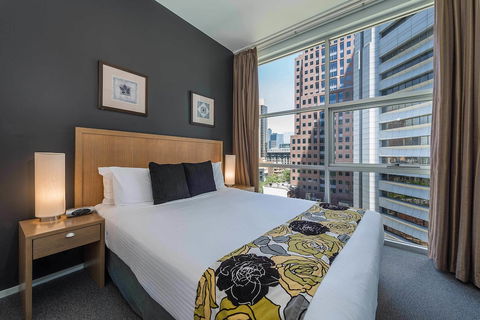 Mantra 100 Exhibition - Accommodation Kalgoorlie 5