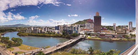Oaks Townsville Gateway Suites - Accommodation Kalgoorlie 1