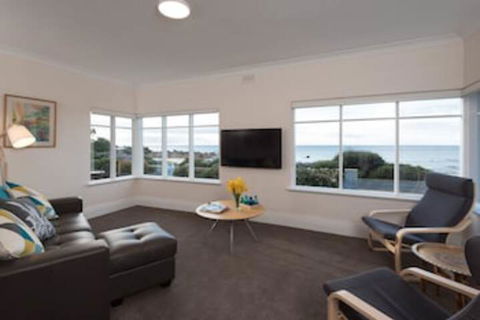 Sunrise At Penguin - Accommodation Kalgoorlie 0
