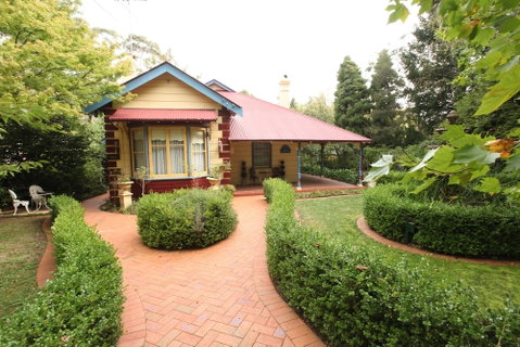Varenna - Accommodation Kalgoorlie 0