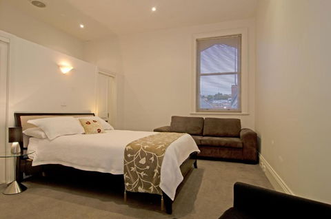 Roxburgh House Apartments - Accommodation Kalgoorlie 4