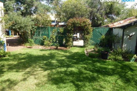 The Russell House - Accommodation Kalgoorlie 6