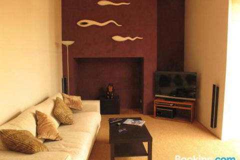 The Russell House - Accommodation Kalgoorlie 3