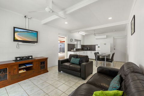 Kurrimine Beach Huts - Accommodation Kalgoorlie 5