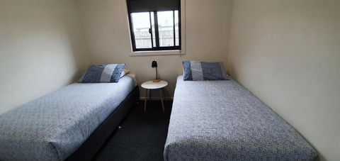 Beachcomber Holiday Units - Accommodation Kalgoorlie 5