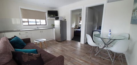 Beachcomber Holiday Units - Accommodation Kalgoorlie 3